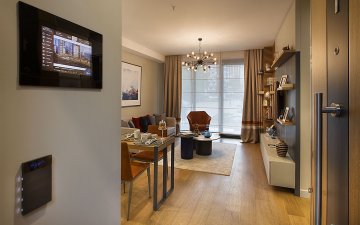 ad83e72b-83f4-49de-be73-c0dee64482a4